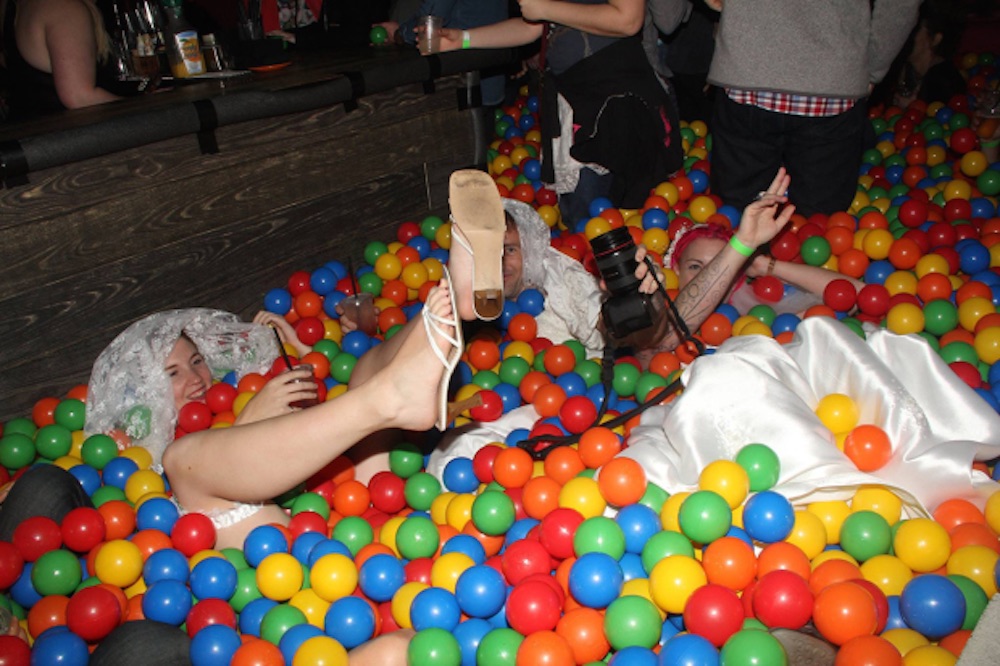 fox ball pit