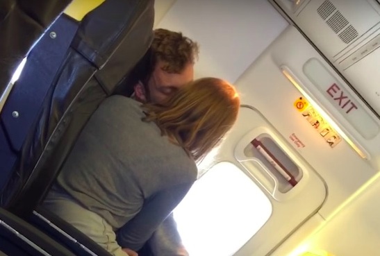Голые женщины в самолете 80 фото - секс фото 