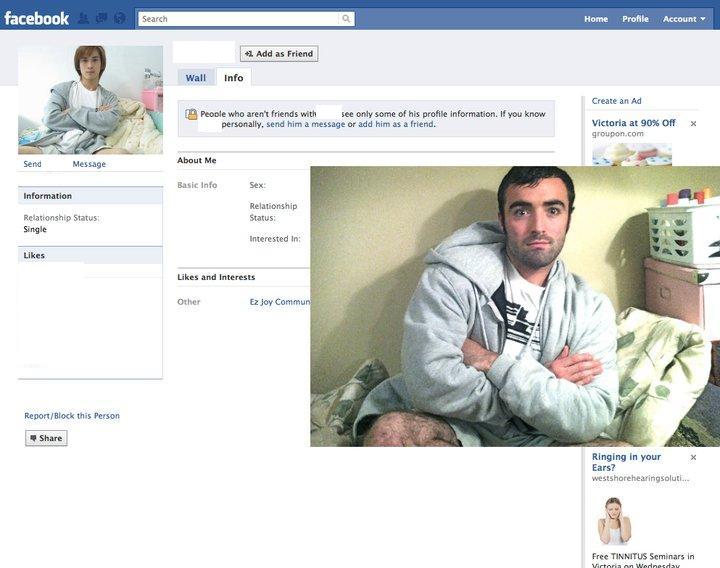 Guy Dresses Up As Facebook Users 3