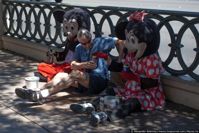 Awesome Phots From Russia With Love - Mickey and Booze