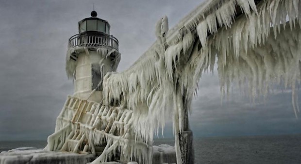 Storm Turns Lighthouse Into Chilling Masterpiece