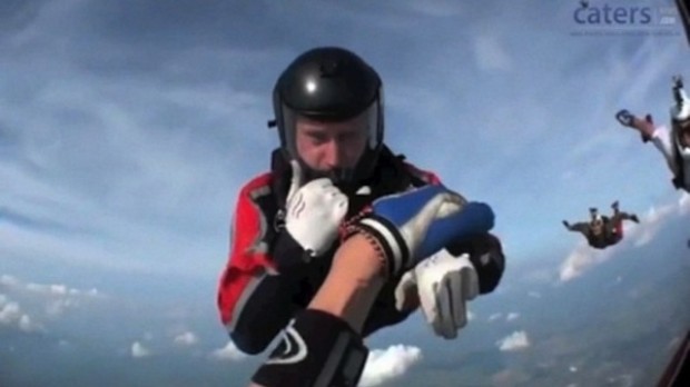 Video Skydiver Knocked Unconscious In Freak Accident Other Skydivers