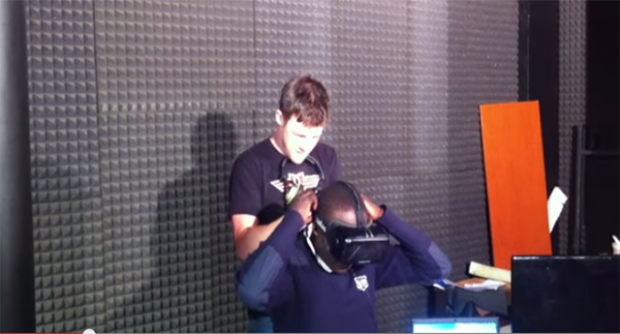 Ugandan Security Guards Hilarious Reaction Experiencing Oculus Rift