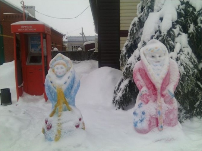 Snow Sculptures - Children Of Tatarstan - Snow Ladies