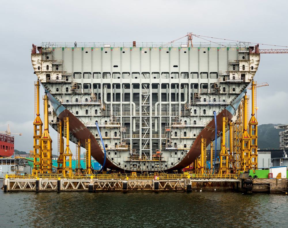 Alastair Philip Wiper - Building Biggest Ship In The World S Korea