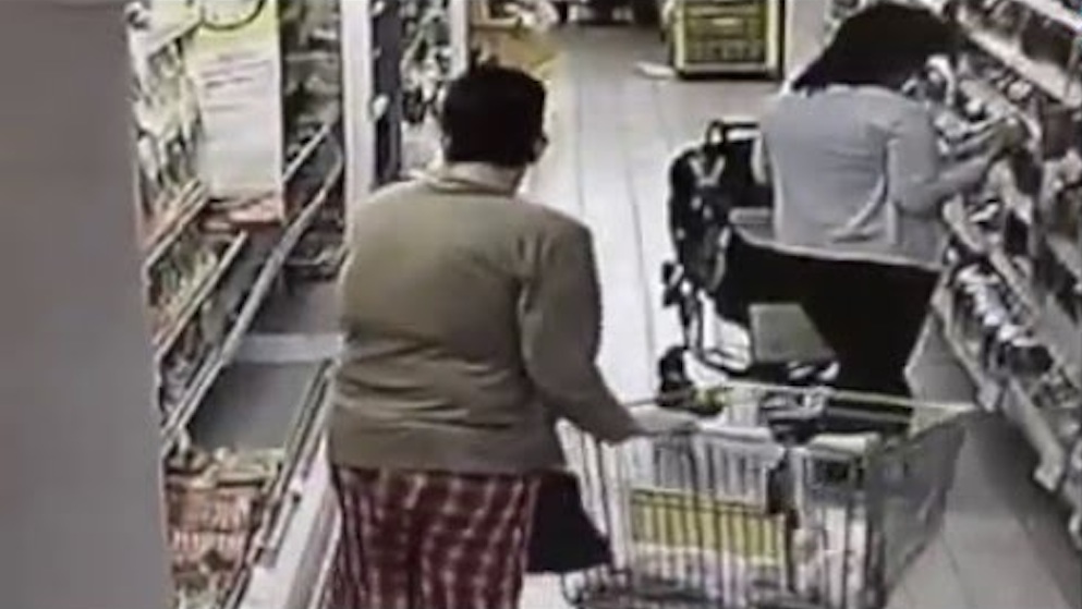 Woman Shits In Supermarket