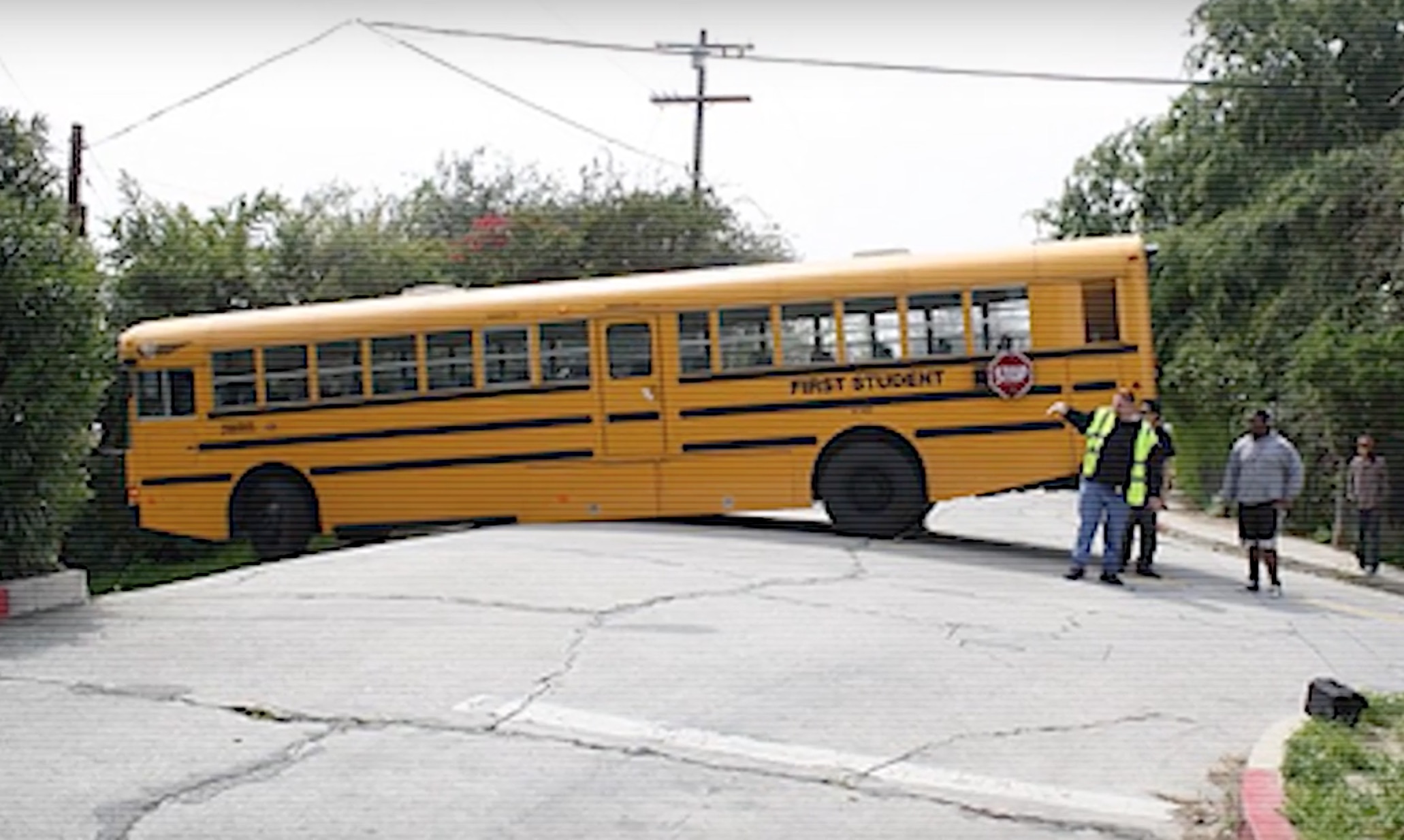 watch-skater-nuge-bomb-the-fifth-steepest-hill-in-america