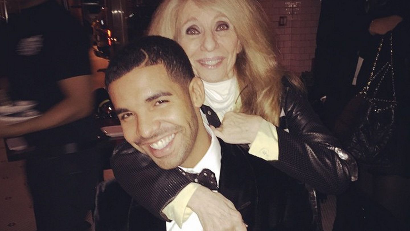 Drake Posted An Old Handwritten Apology To His Mum After He Ran Up Her ...