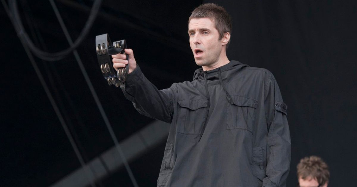 Liam Gallagher's Angry Reaction To A Fog Machine Is A Glastonbury 2017 ...