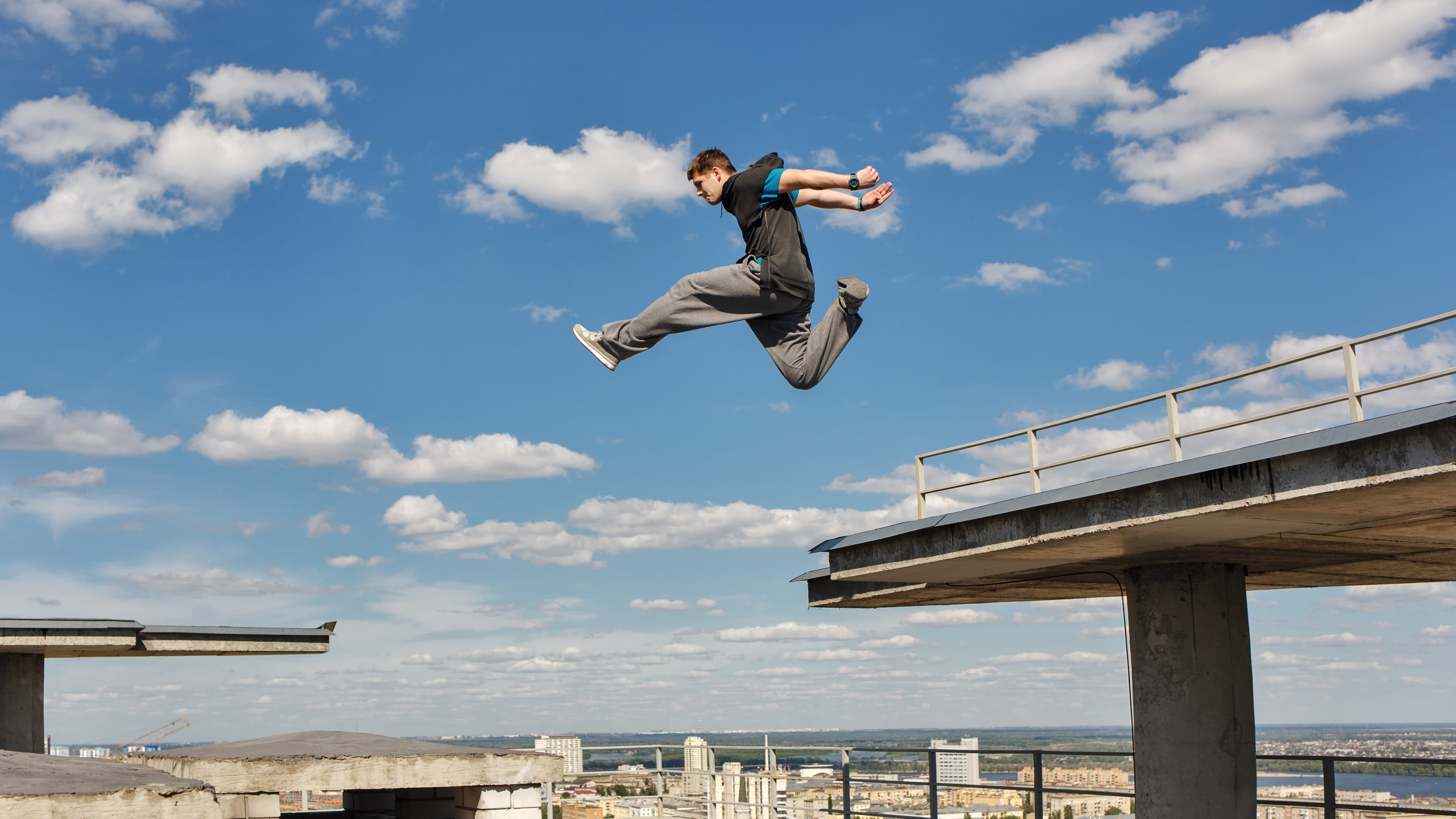 Watch This Heartstopping Video Of A Russian Parkour Artist Nearly 