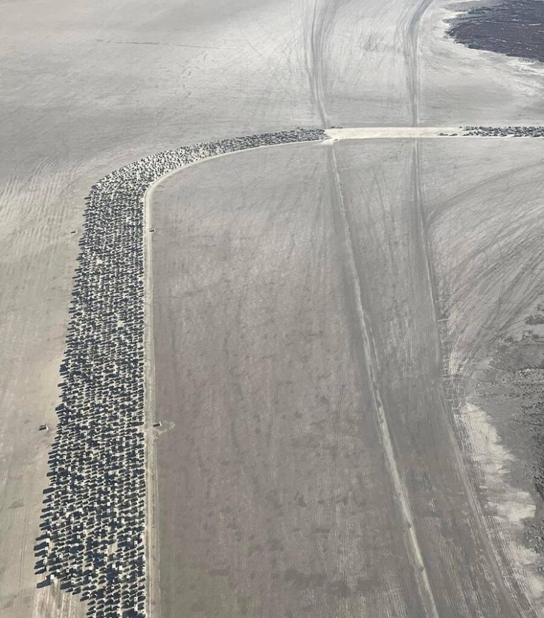 These Images Of The 9HOUR Traffic Jam Leaving Burning Man Are Insane